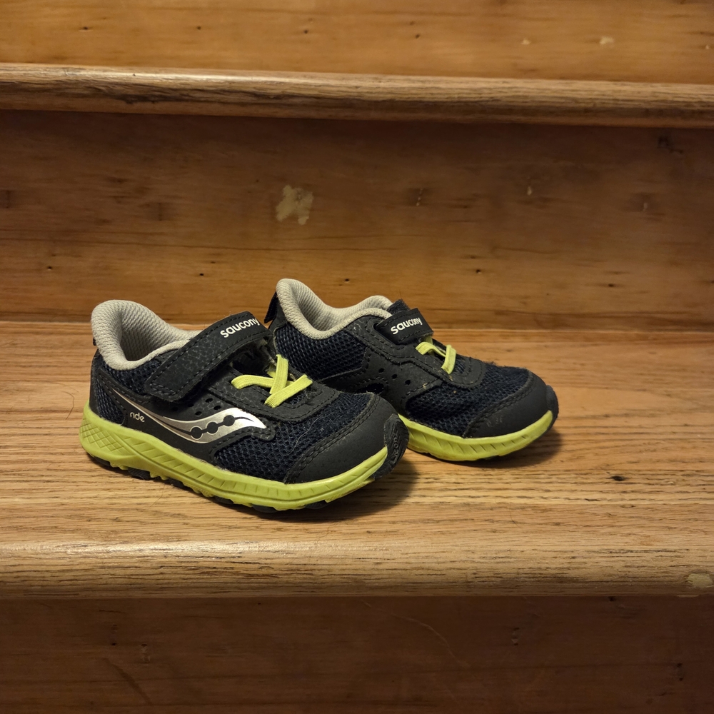 Saucony Kids' Sneakers in Navy and Lime